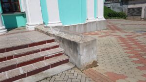 Звонница и ограда нуждаются в ремонте Звонница и ограда нуждаются в ремонте