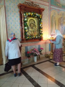 "Станем пред Царицею Небесною..." "Станем пред Царицею Небесною..."